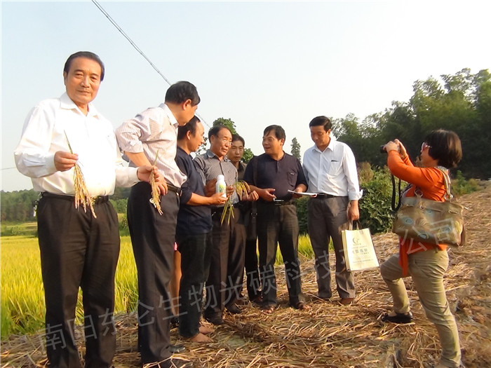 ��̼�˷ʶ����L(ch��ng)����������ϯ��(zhu��n)���������c¡ƽ�߿�ؓ؟���������ں���¡ƽ�߿�ˮ��ʾ������